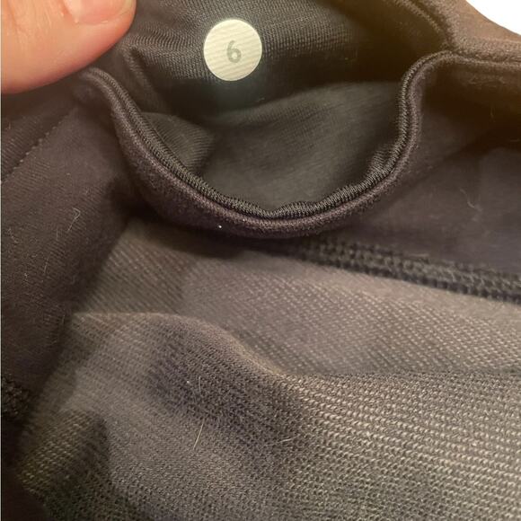 Lululemon low rise cropped black grey camo leggings size 6 - Picture 8 of 8